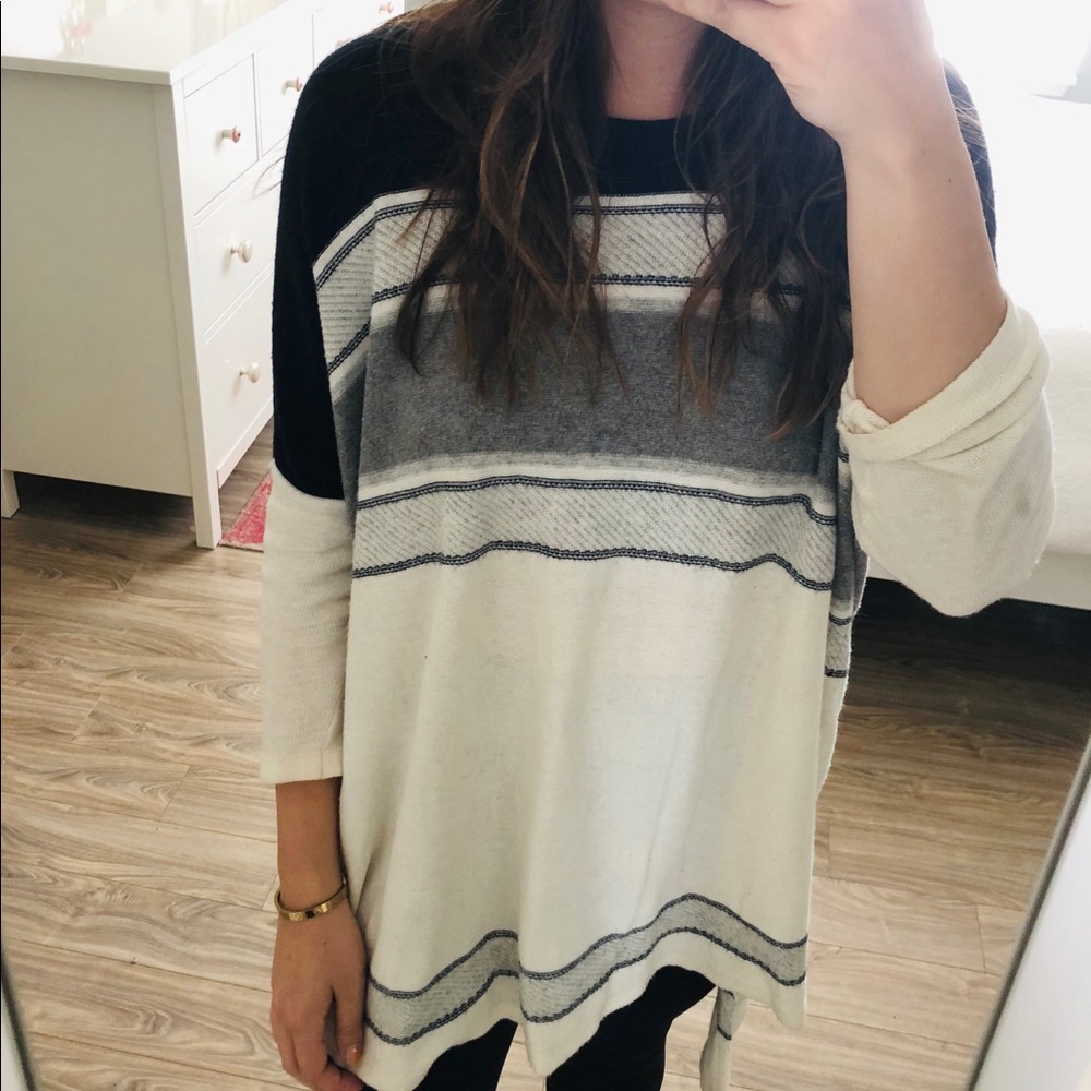 Oversized Raglan Sweater - Picture 2 of 3